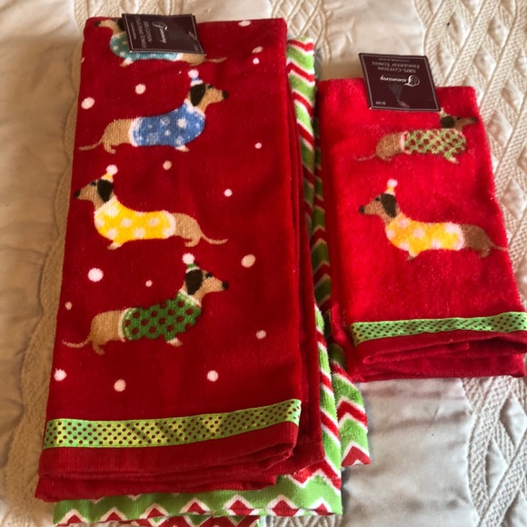 NWT hand towels and fingertip towels.Dashound . - Picture 2 of 3